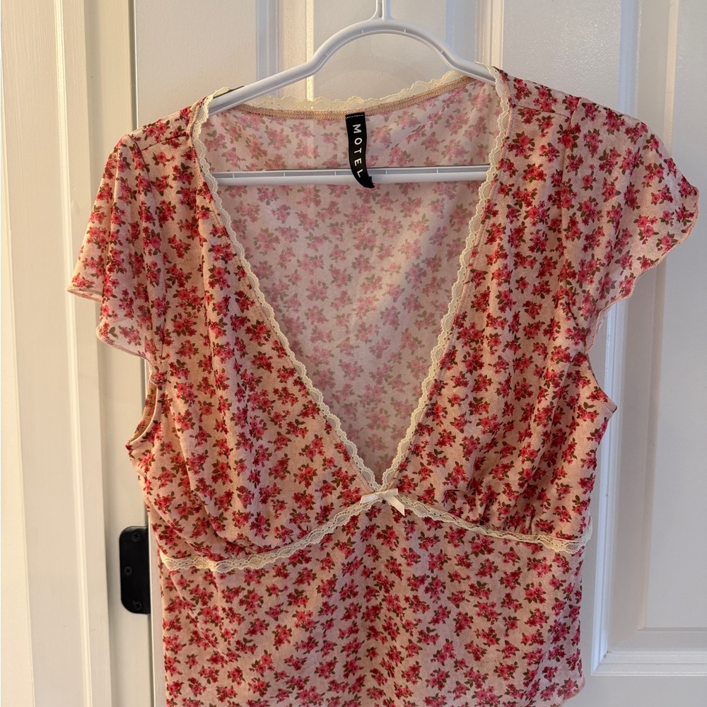 Motel Rocks Livi Top in Gardenia Romantic